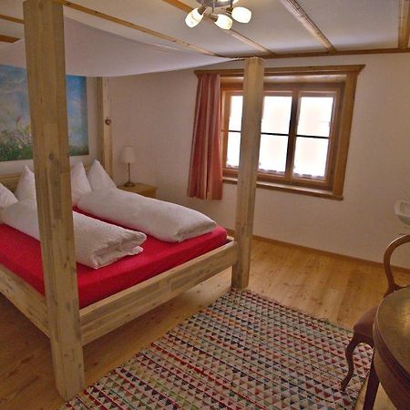 Chasa Sassalba Bed & Breakfast Lu Bagian luar foto