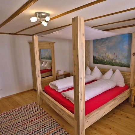 Chasa Sassalba Bed & Breakfast Lu Bagian luar foto