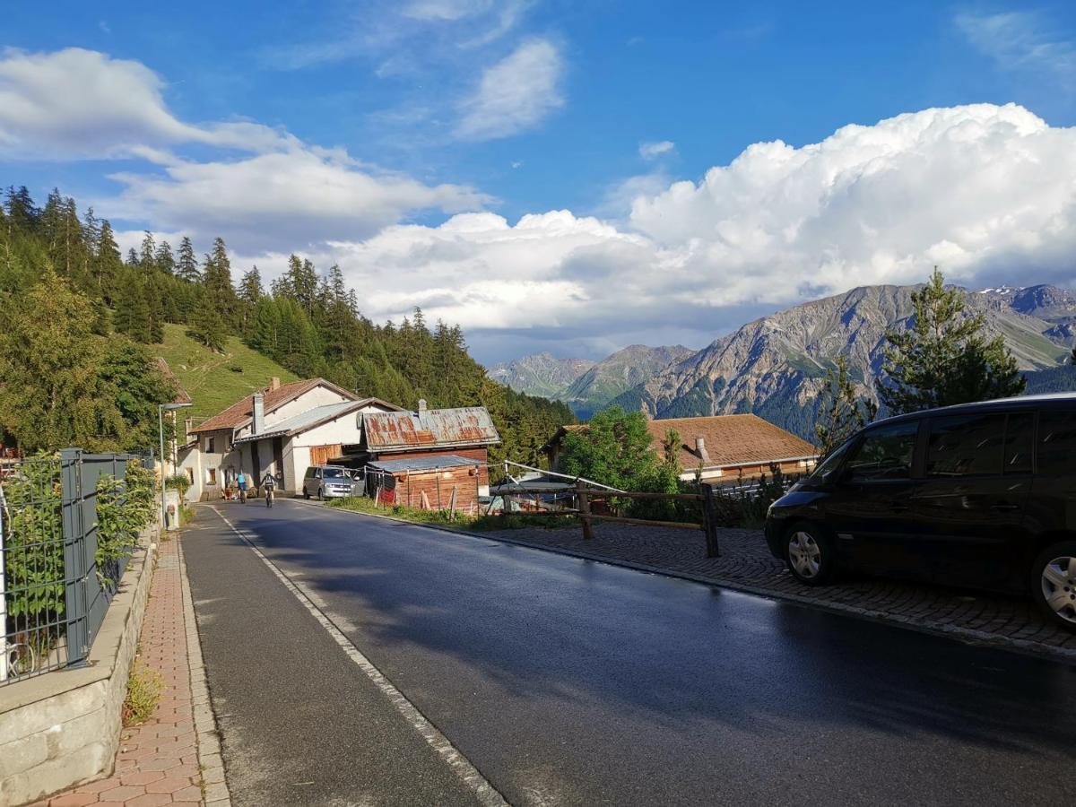 Chasa Sassalba Bed & Breakfast Lu Bagian luar foto