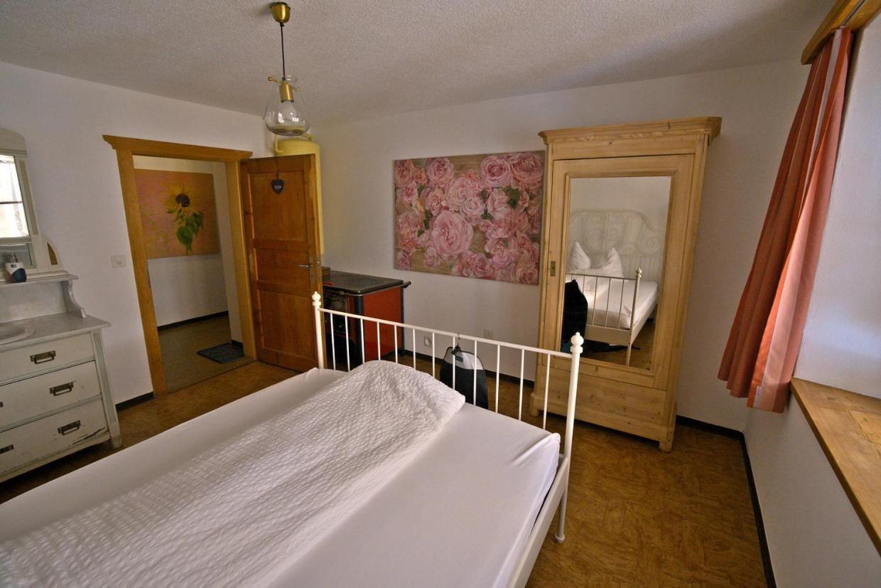 Chasa Sassalba Bed & Breakfast Lu Bagian luar foto